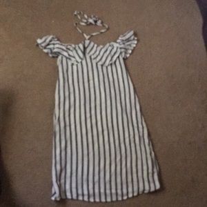 Short dress super cute ties around neck